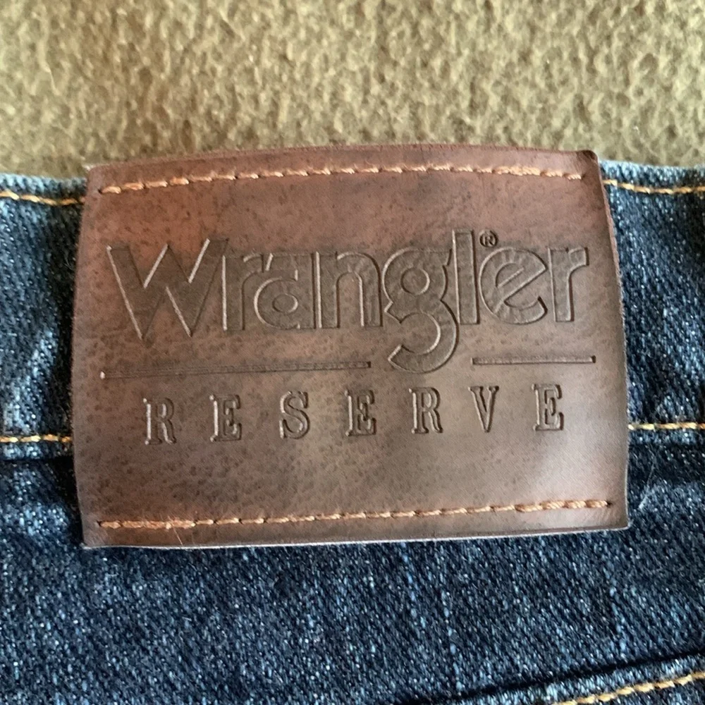 Men’s Wrangler reserve advanced comfort blue jeans. Size 38x32 - Picture 5 of 7